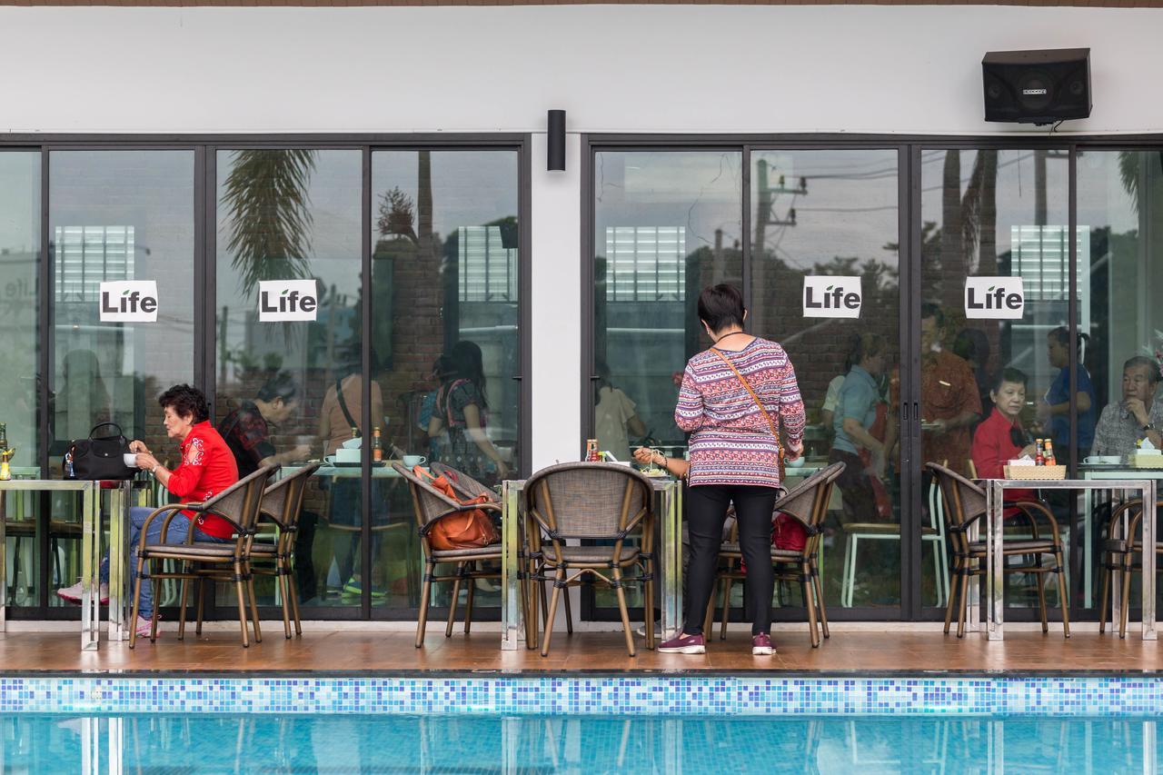 Life Grand Chiang Mai Ξενοδοχείο Εξωτερικό φωτογραφία